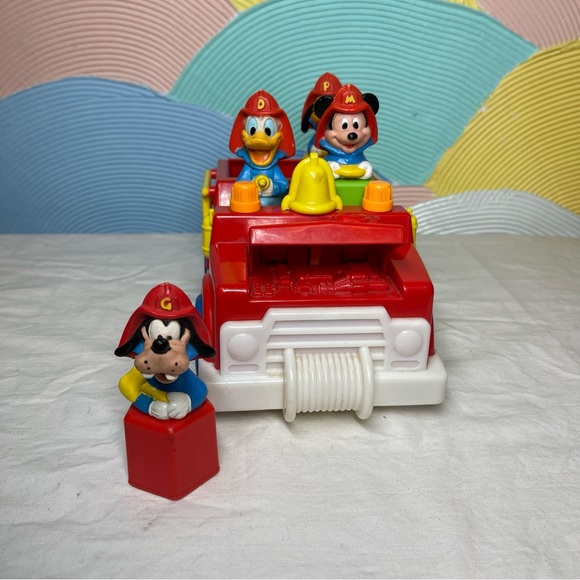 Disney Mickey Mouse Fire Truck  Toy & Friends Shape Sorter Vintage 1989 Mattel - Picture 5 of 9